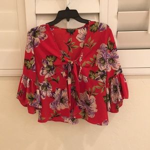 Floral print sleeves tied cropped shirt